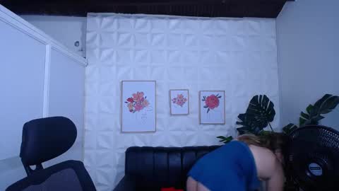 Valentina  online show from September 9, 9:25 pm