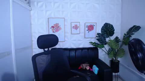 Valentina  online show from September 22, 11:58 pm