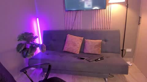 Val online show from February 7, 11:41 pm