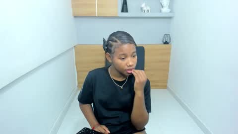 valentinarose4 online show from November 10, 9:21 pm