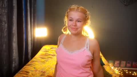valeri______ online show from July 3, 7:25 am