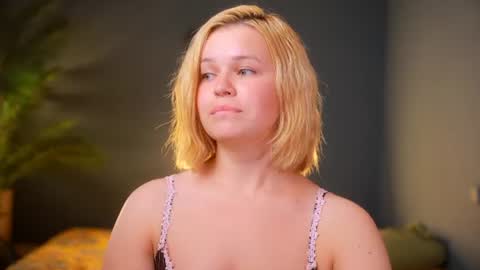 valeri______ online show from June 28, 12:23 pm