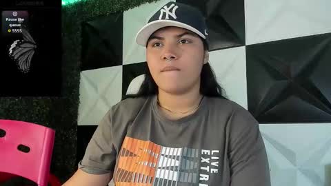 valeri_harpers4 online show from March 5, 4:08 am