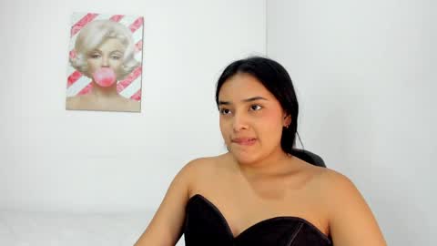 valeria_miller69 online show from June 4, 7:51 pm