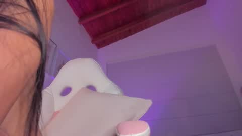    online show from January 7, 11:19 pm