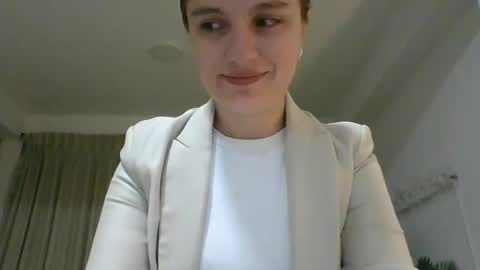 valeriafrannco online show from October 7, 11:53 pm