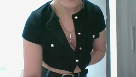 valeriafrannco online show from March 1, 5:29 am