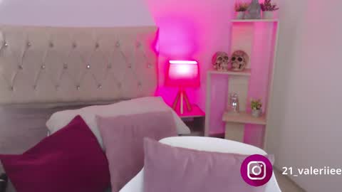 Valeriee online show from February 6, 9:22 am