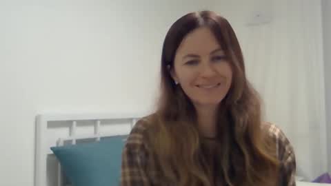 valerie_rose777 online show from November 6, 8:15 pm