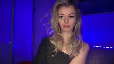 Valerie  online show from April 14, 10:48 am