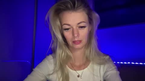 Valerie  online show from September 19, 9:36 pm