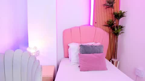   online show from February 11, 12:06 pm