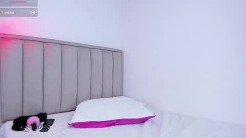 Cris  online show from February 19, 3:16 pm