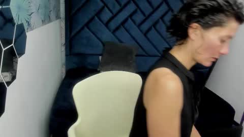 VALERY MORE online show from October 12, 3:25 pm