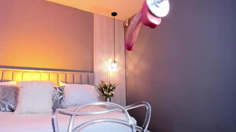 Carla online show from October 3, 1:05 pm