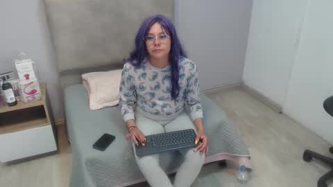 valevicious online show from November 10, 7:31 pm