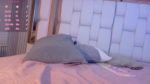 Valkiria moore  online show from September 18, 12:31 am