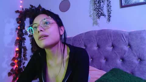 valkiry_ online show from February 26, 11:15 pm