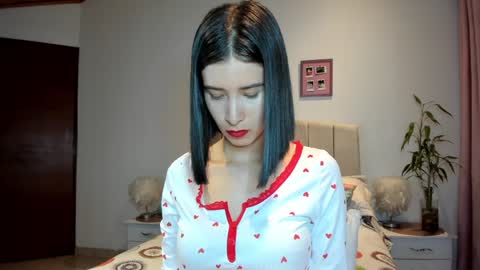 Macarena online show from December 7, 2:09 am