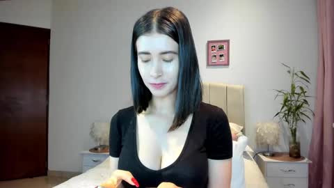 Macarena online show from March 9, 3:01 am