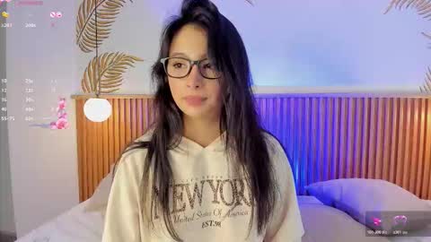 valleriie_ online show from January 16, 5:20 pm