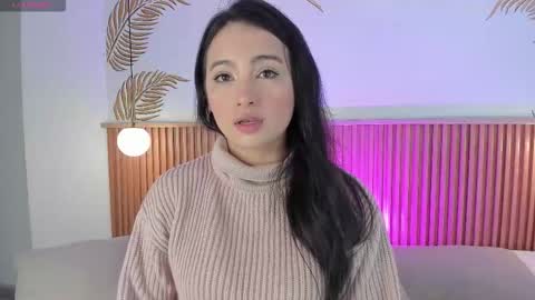 valleriie_ online show from February 15, 2:38 pm