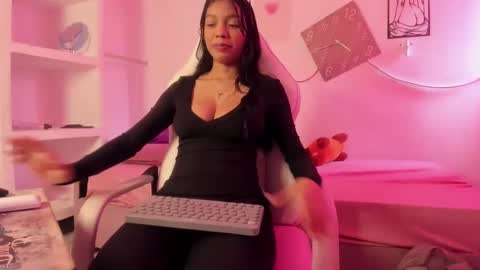 valeria online show from October 4, 5:39 pm