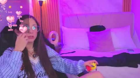 vane_coral online show from February 5, 11:35 am