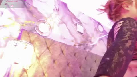 Vane  online show from April 11, 7:45 am