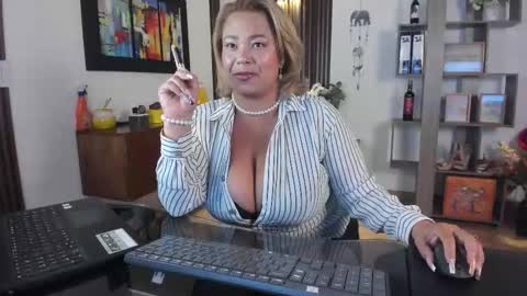 vanessa_sterling online show from October 28, 6:57 pm