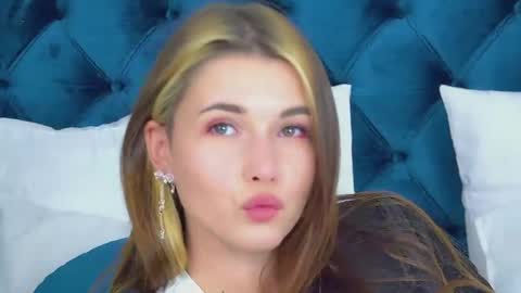 Vanessa online show from May 31, 6:53 pm