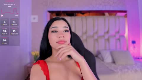 vanessaduval online show from September 12, 5:52 am