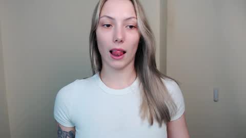 Vanessa online show from April 13, 4:30 pm