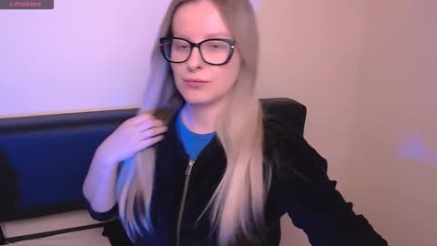 Mia online show from October 23, 6:52 am