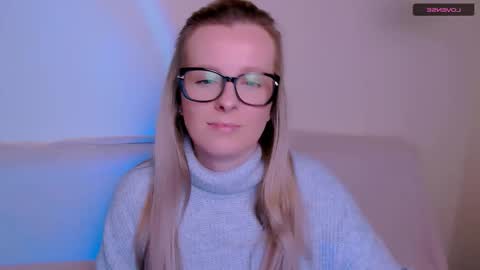 Mia online show from January 7, 8:18 am