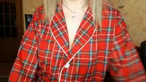 VanillaMuffin online show from January 24, 6:24 am