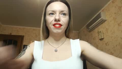 VanillaMuffin online show from February 8, 2:05 pm