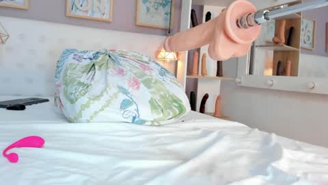 vannia smith  online show from April 9, 1:16 pm