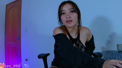 Vayolett online show from February 14, 10:14 pm