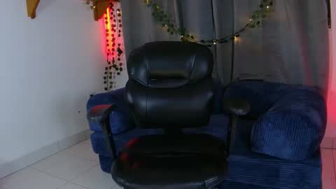 Vayolett online show from November 22, 5:21 am