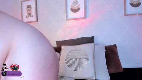 Vee Simons online show from September 18, 9:57 pm