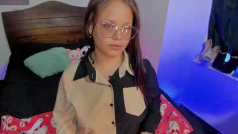 Vella online show from December 2, 7:05 pm