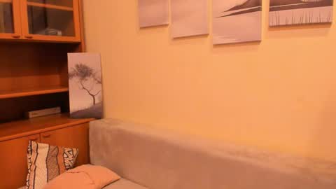 Hi im Hannah online show from June 14, 9:04 pm