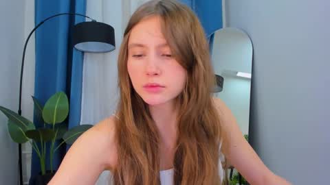 velvet_cherry online show from February 9, 3:23 pm