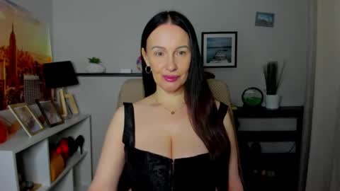 Jasmine online show from October 28, 6:41 am