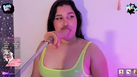 velvet_rosee_ online show from April 1, 6:16 pm