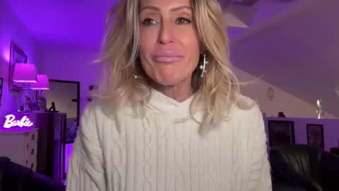 VelvetBarbie online show from November 13, 2:21 am