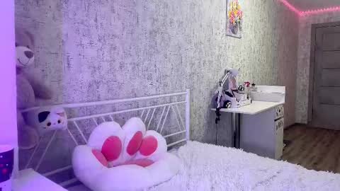 Emily online show from November 20, 10:38 am