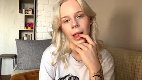 Lisa online show from November 7, 8:53 am