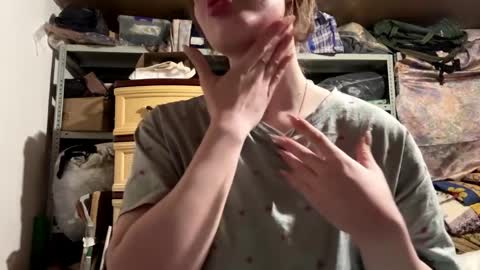 Mia online show from April 11, 1:48 pm